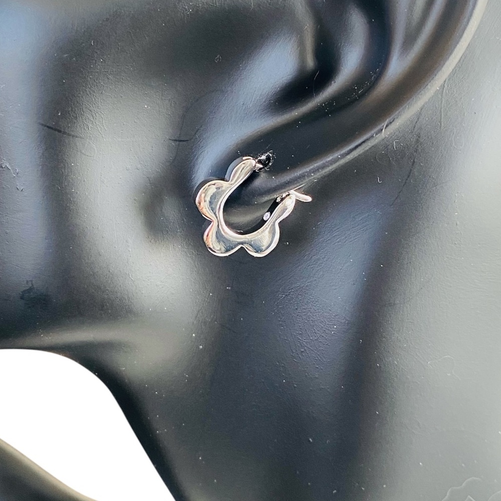 NWT Tory Burch SILVER Kira Profile Flower Hoop Earrings Rtl $140